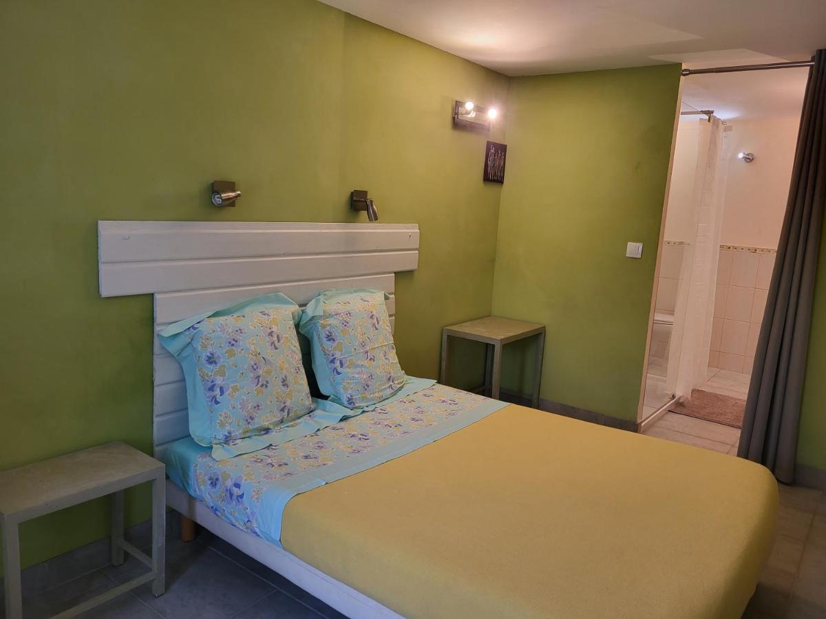 Le Clos Des Figuiers - 3 Gites De Caractere Duravel Bagian luar foto