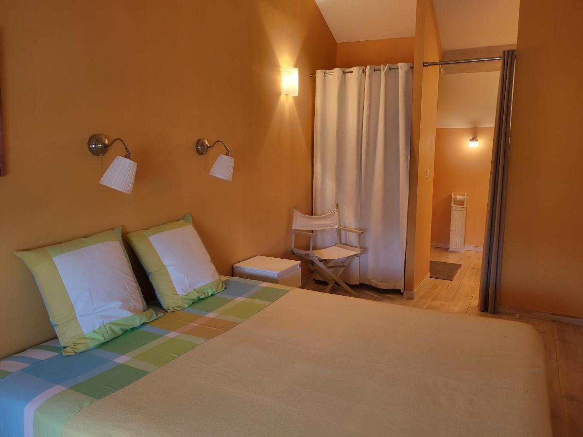 Le Clos Des Figuiers - 3 Gites De Caractere Duravel Bagian luar foto